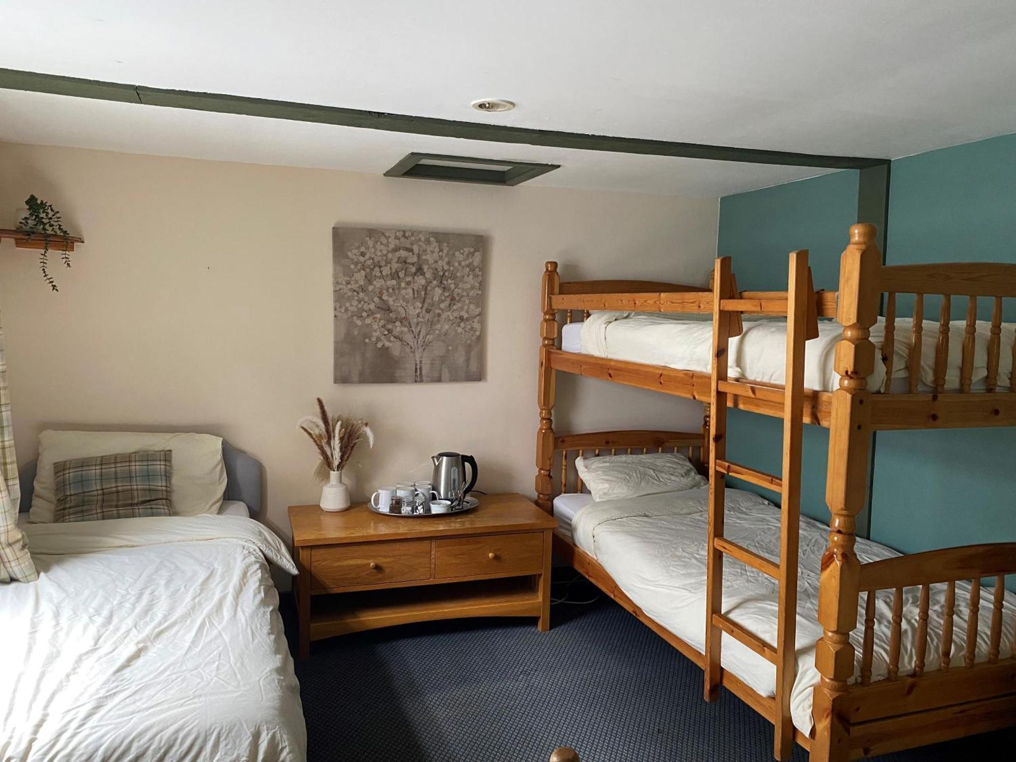 Loch Ness Backpackers Lodge Drumnadrochit Exterior foto